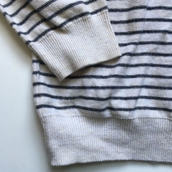 Gap lightweight summer “ticking”sweater. - Picture 4 of 10